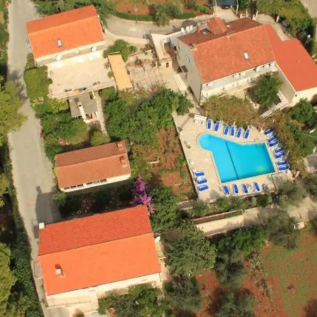 Bedroom Poolside Oasis Retreat 1 * Korčula